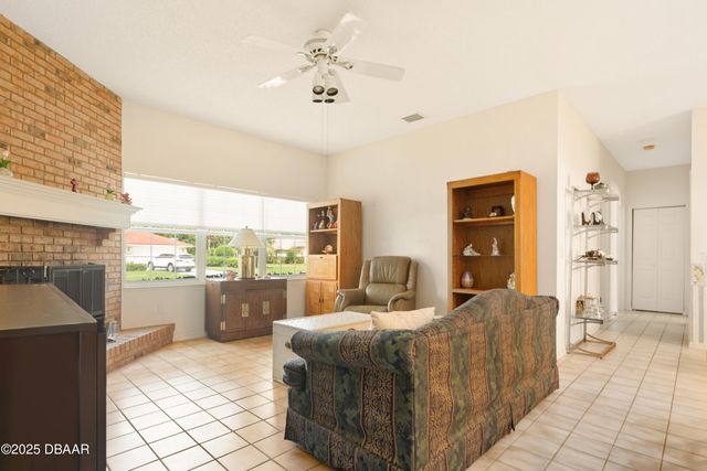 3 E Point Court, Palm Coast, FL 32164