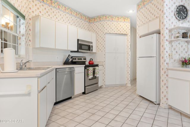 3 E Point Court, Palm Coast, FL 32164