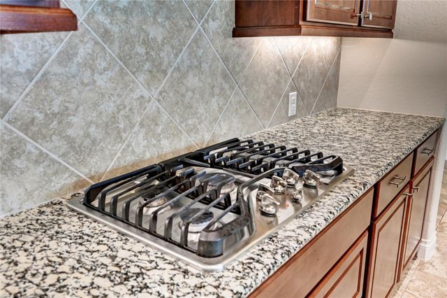 335 Fox Trail Road, Montgomery, TX 77316