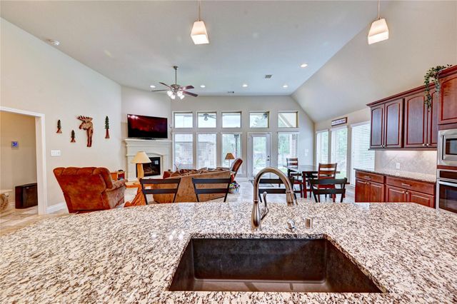 335 Fox Trail Road, Montgomery, TX 77316