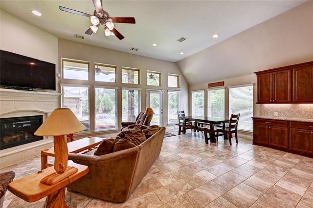 335 Fox Trail Road, Montgomery, TX 77316