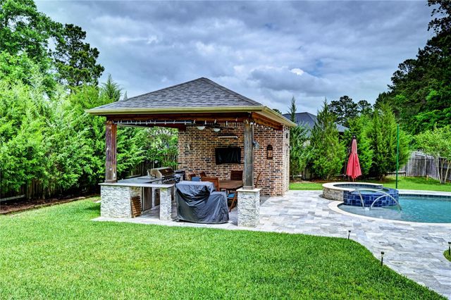 335 Fox Trail Road, Montgomery, TX 77316