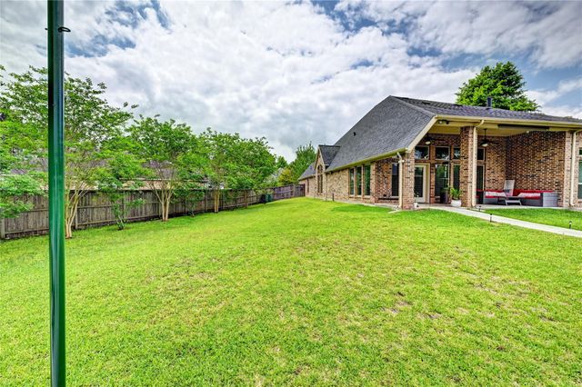 335 Fox Trail Road, Montgomery, TX 77316