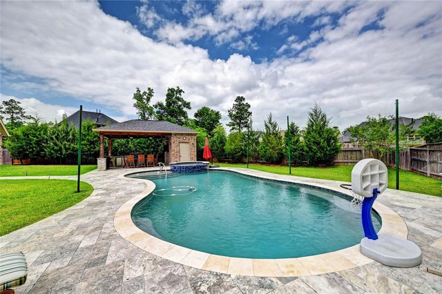 335 Fox Trail Road, Montgomery, TX 77316