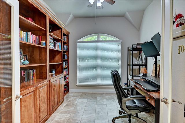 335 Fox Trail Road, Montgomery, TX 77316