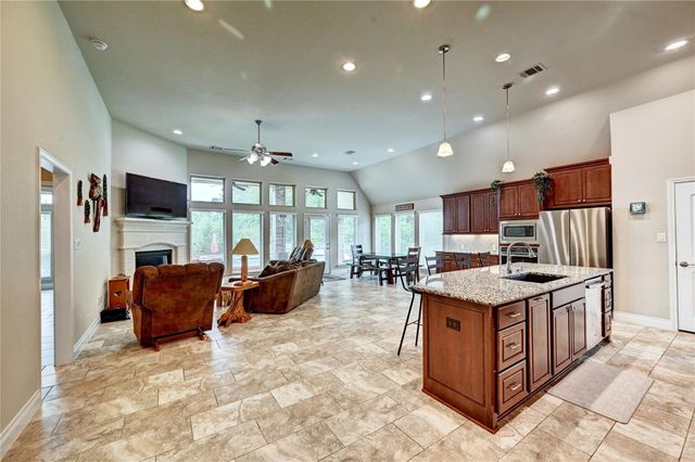 335 Fox Trail Road, Montgomery, TX 77316