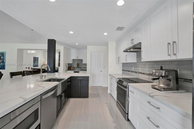 5322 NW 110th Ave 5322, Doral, FL 33178