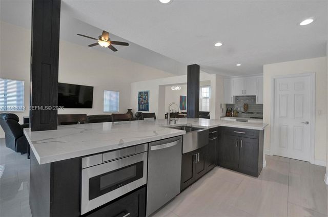 5322 NW 110th Ave 5322, Doral, FL 33178