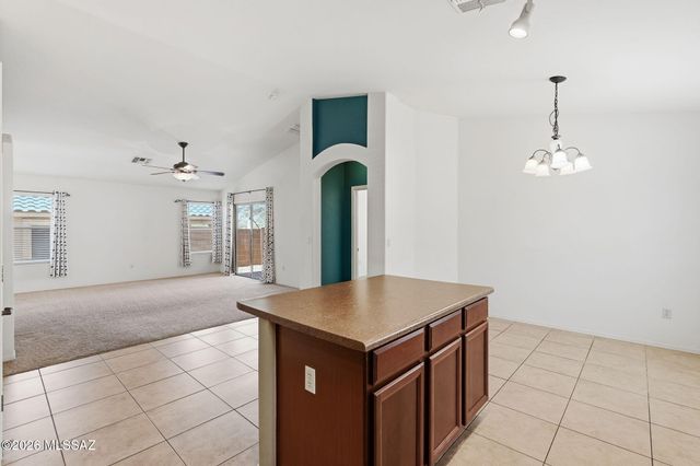 60948 E Cantle Court, Tucson, AZ 85739