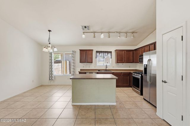 60948 E Cantle Court, Tucson, AZ 85739