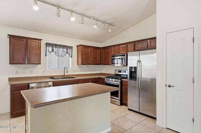 60948 E Cantle Court, Tucson, AZ 85739