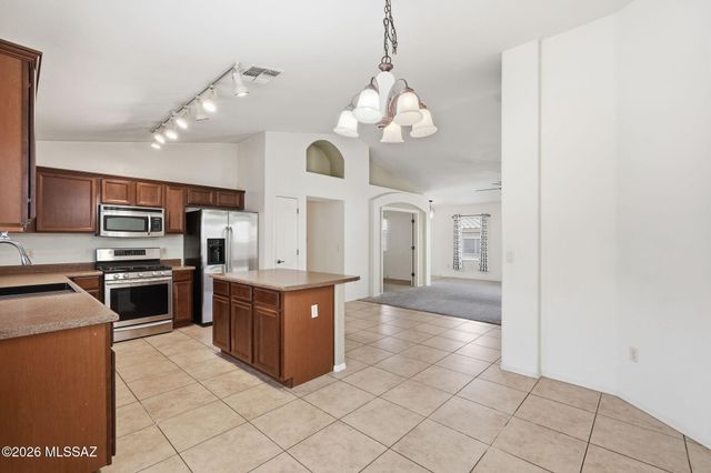 60948 E Cantle Court, Tucson, AZ 85739
