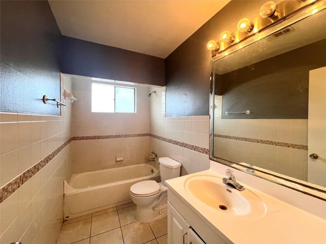 6401 Skyline Drive 19, Houston, TX 77057