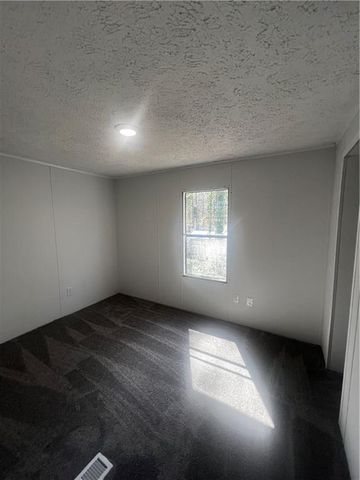 886 Walnut Dr, Monroe, GA 30655