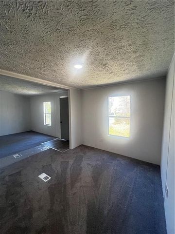 886 Walnut Dr, Monroe, GA 30655