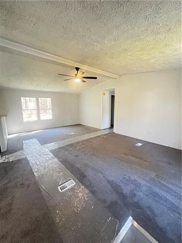 886 Walnut Dr, Monroe, GA 30655