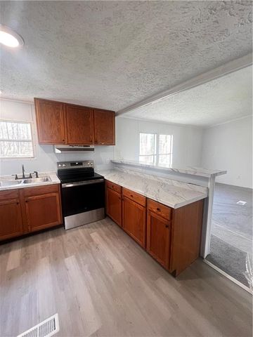 886 Walnut Dr, Monroe, GA 30655