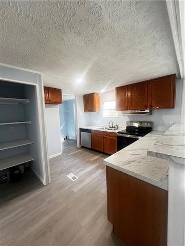 886 Walnut Dr, Monroe, GA 30655