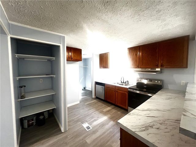 886 Walnut Dr, Monroe, GA 30655