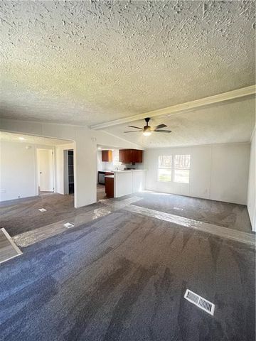 886 Walnut Dr, Monroe, GA 30655