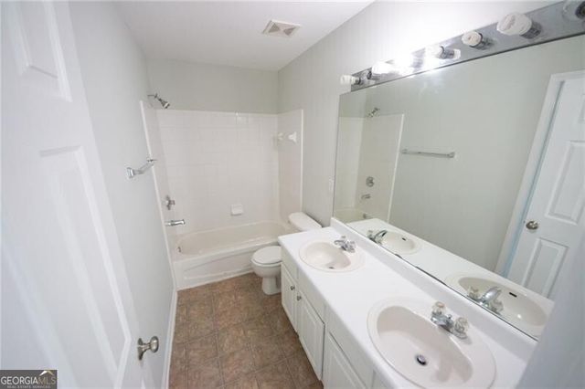 8145 Lockslay Way, Suwanee, GA 30024