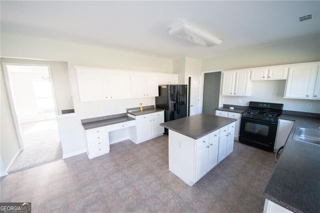 8145 Lockslay Way, Suwanee, GA 30024