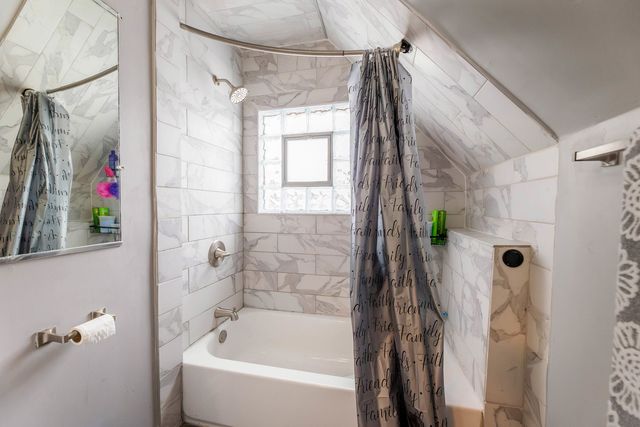 900 Croghan Avenue, Joliet, IL 60436