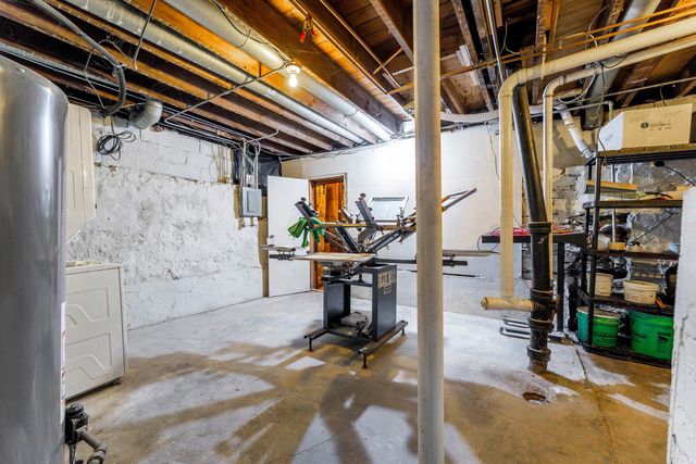 900 Croghan Avenue, Joliet, IL 60436