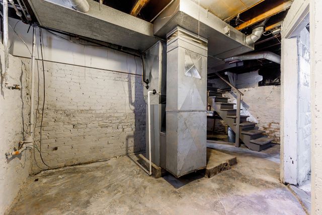 900 Croghan Avenue, Joliet, IL 60436