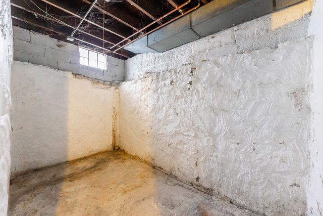 900 Croghan Avenue, Joliet, IL 60436