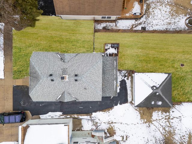 900 Croghan Avenue, Joliet, IL 60436