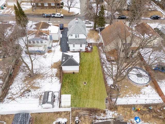 900 Croghan Avenue, Joliet, IL 60436