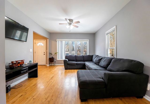 900 Croghan Avenue, Joliet, IL 60436