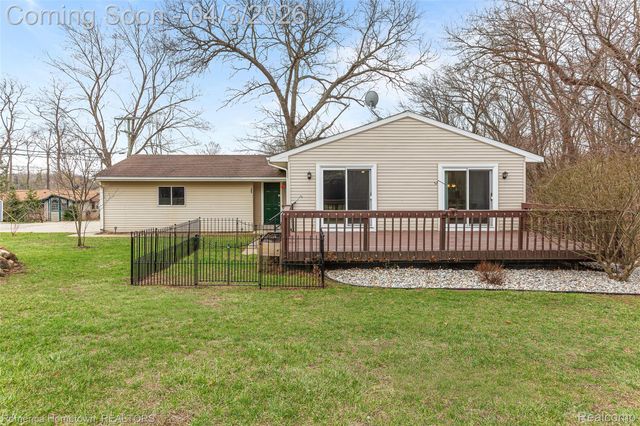 10618 Wolverine Drive, Hamburg Township, MI 48169