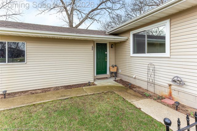 10618 Wolverine Drive, Hamburg Township, MI 48169