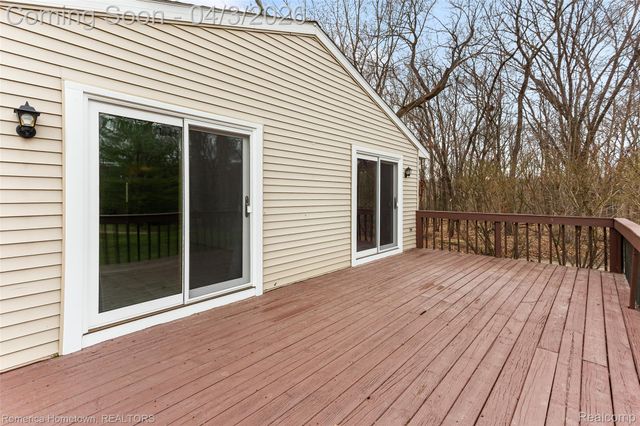 10618 Wolverine Drive, Hamburg Township, MI 48169