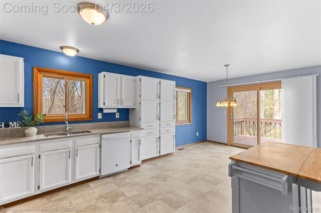 10618 Wolverine Drive, Hamburg Township, MI 48169