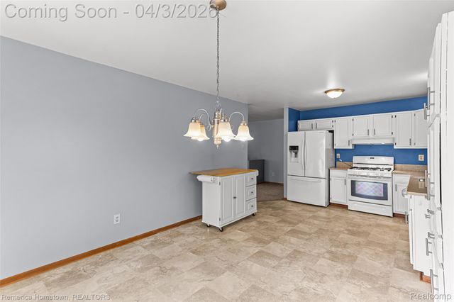 10618 Wolverine Drive, Hamburg Township, MI 48169