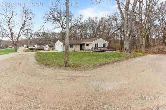 10618 Wolverine Drive, Hamburg Township, MI 48169