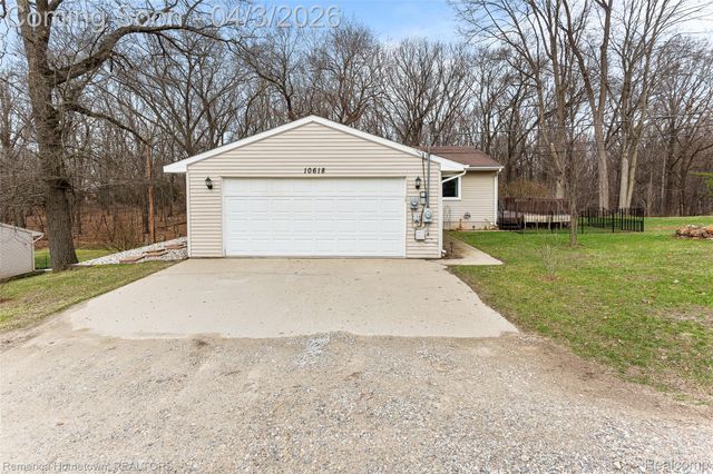 10618 Wolverine Drive, Hamburg Township, MI 48169
