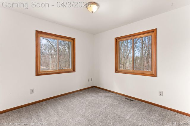 10618 Wolverine Drive, Hamburg Township, MI 48169