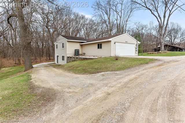 10618 Wolverine Drive, Hamburg Township, MI 48169