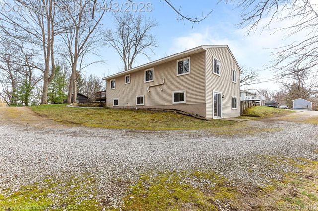 10618 Wolverine Drive, Hamburg Township, MI 48169