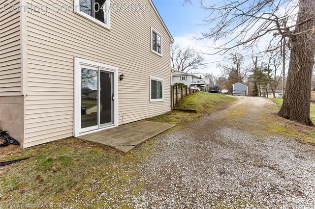 10618 Wolverine Drive, Hamburg Township, MI 48169