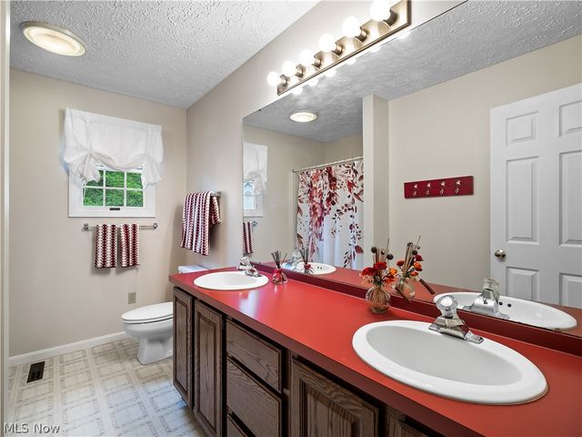 32225 Augusta Drive, Avon Lake, OH 44012