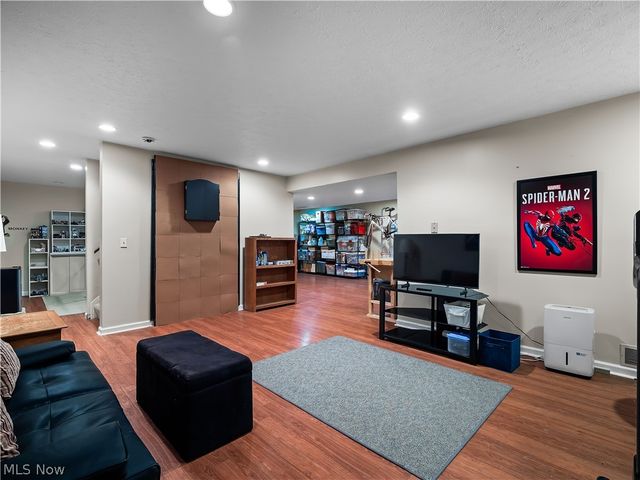 32225 Augusta Drive, Avon Lake, OH 44012