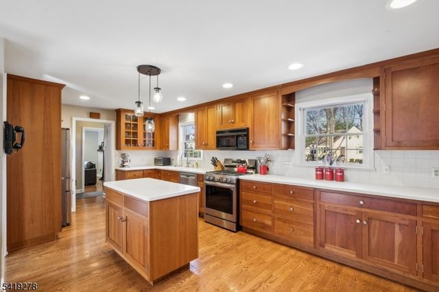 70 Sycamore Ave, Berkeley Heights Twp., NJ 07922