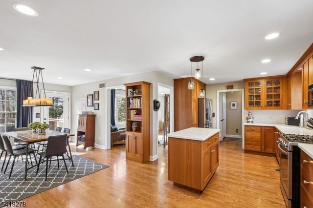 70 Sycamore Ave, Berkeley Heights Twp., NJ 07922