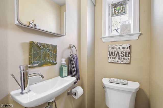 70 Sycamore Ave, Berkeley Heights Twp., NJ 07922