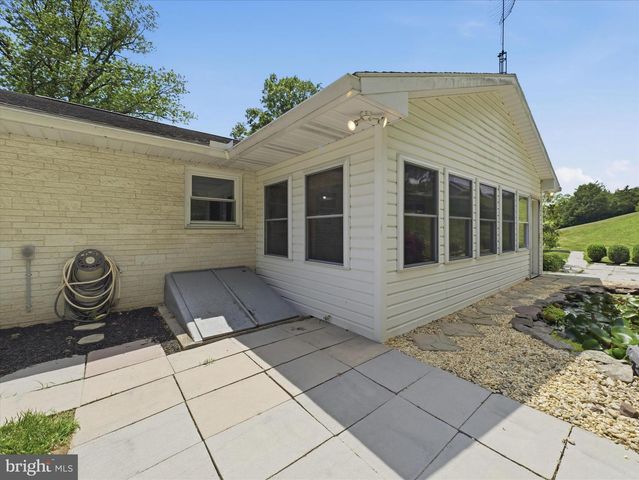 11141 LINCOLN WAY W, Fort Loudon, PA 17224